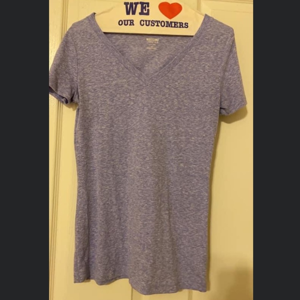 V-neck tee